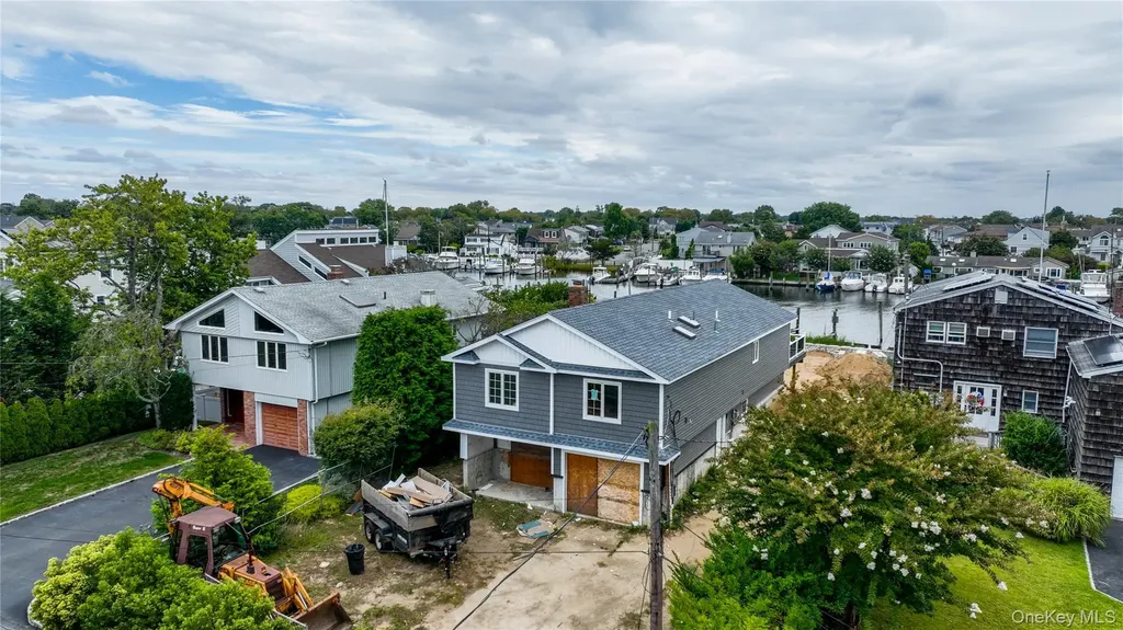 750 Shore Walk Lindenhurst NY 11757