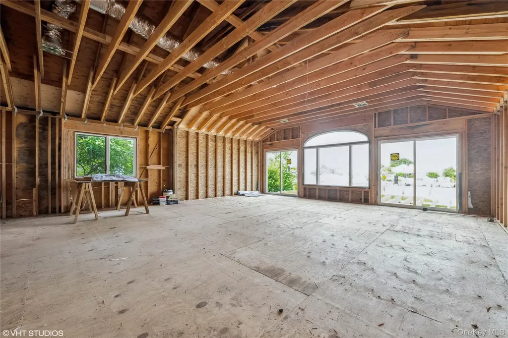 750 Shore Walk Lindenhurst NY 11757