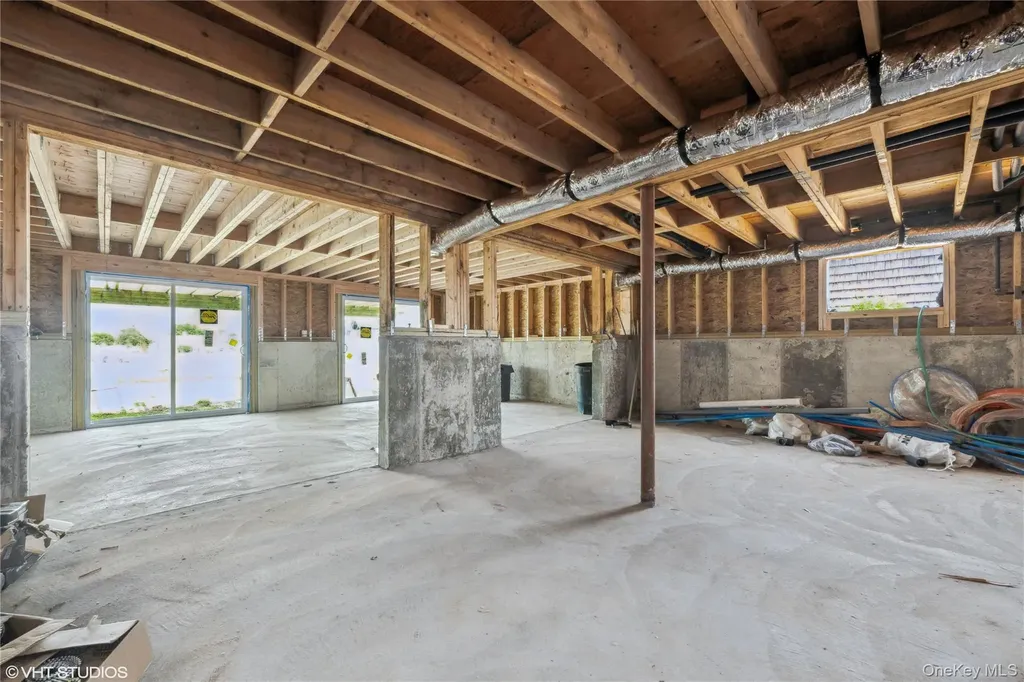 750 Shore Walk Lindenhurst NY 11757