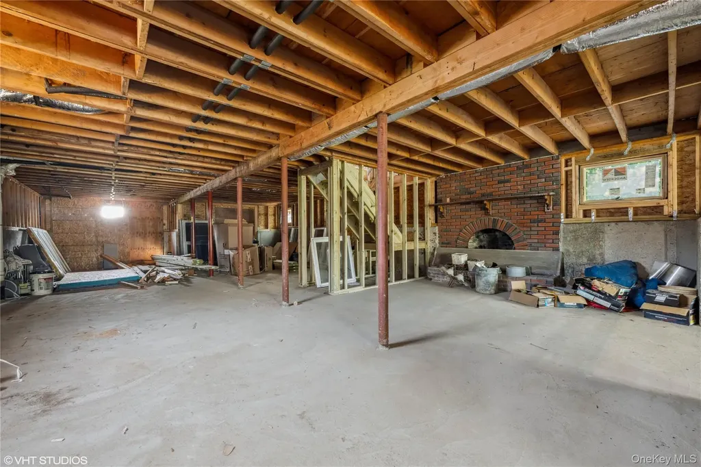 750 Shore Walk Lindenhurst NY 11757