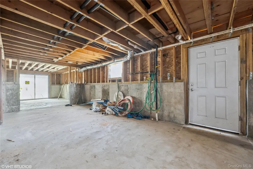 750 Shore Walk Lindenhurst NY 11757