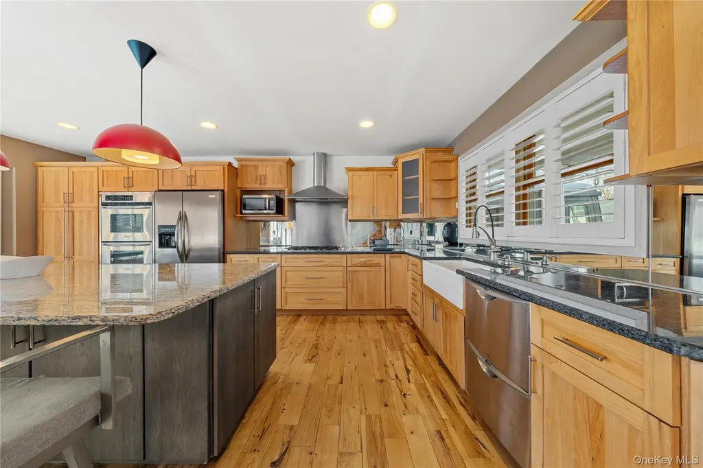 85 S Dunton Avenue East Patchogue NY 11772
