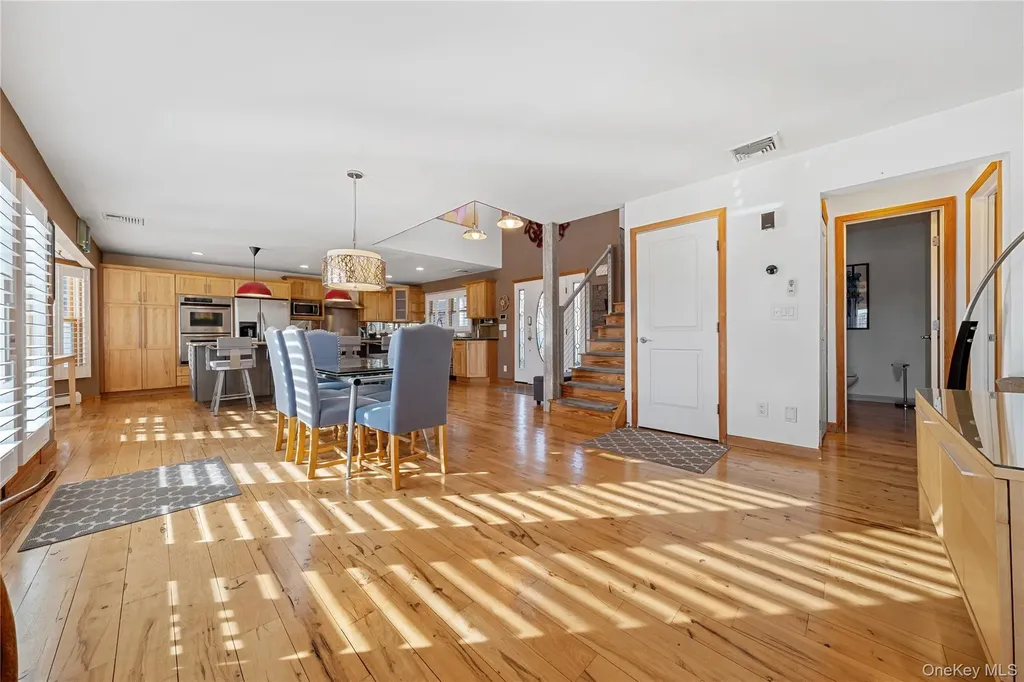 85 S Dunton Avenue East Patchogue NY 11772