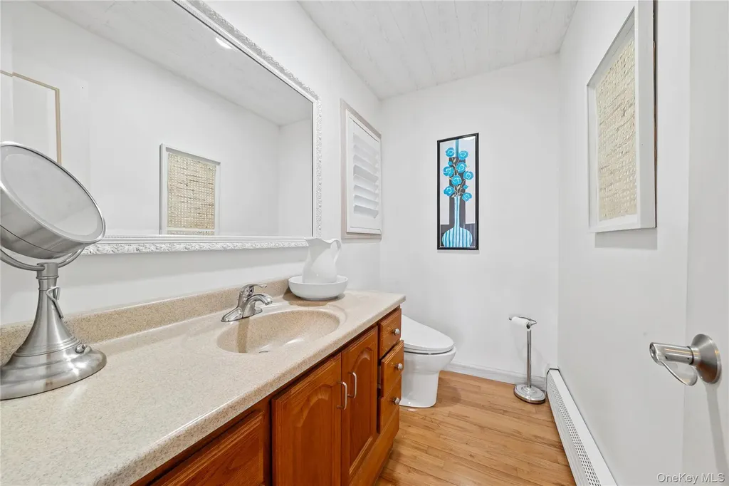 85 S Dunton Avenue East Patchogue NY 11772