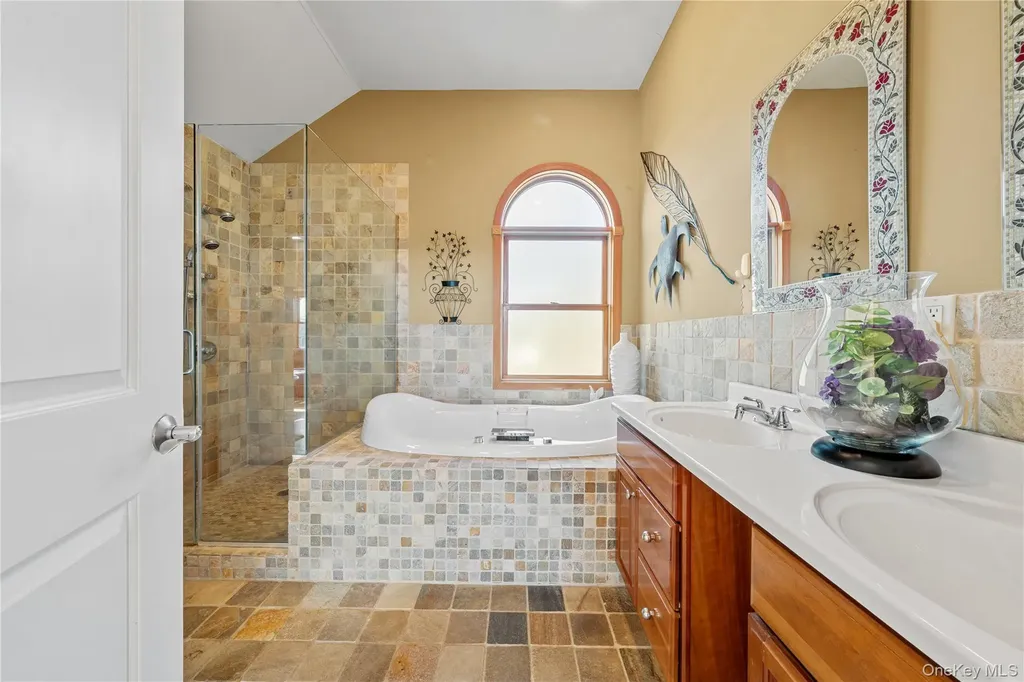 85 S Dunton Avenue East Patchogue NY 11772