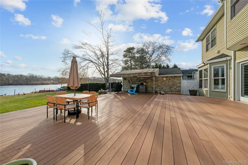 85 S Dunton Avenue East Patchogue NY 11772