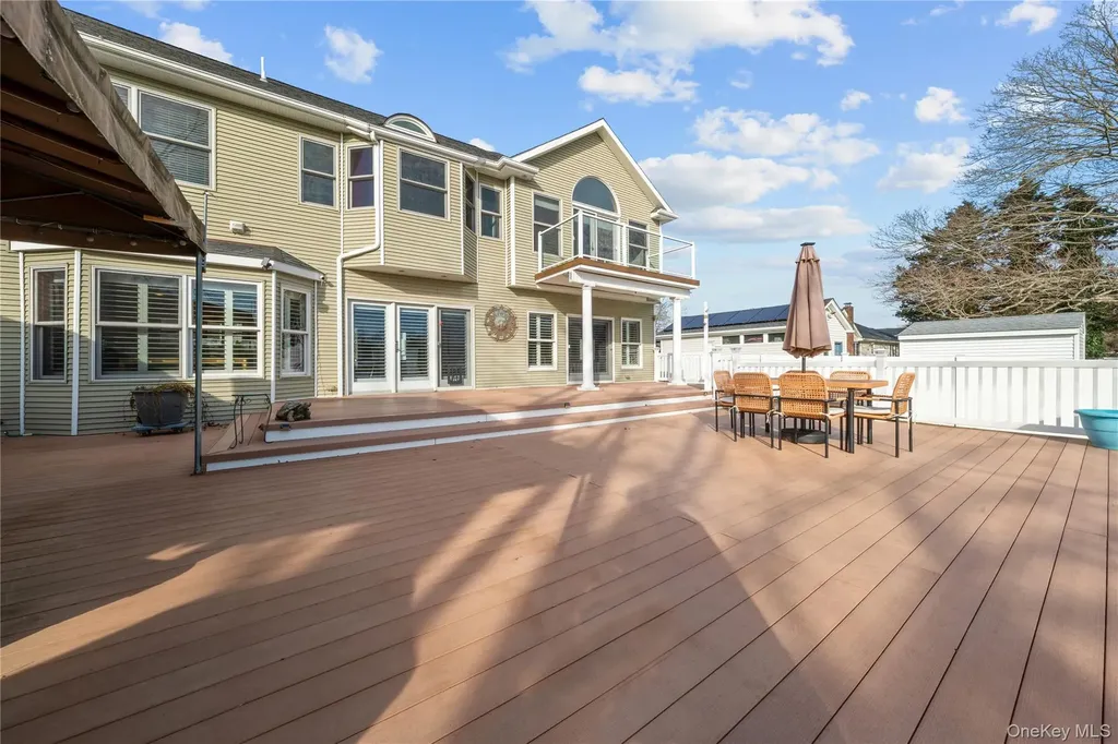 85 S Dunton Avenue East Patchogue NY 11772