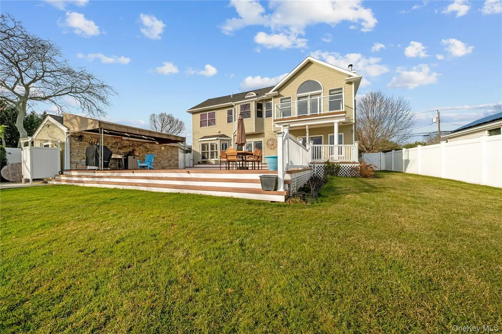 85 S Dunton Avenue East Patchogue NY 11772
