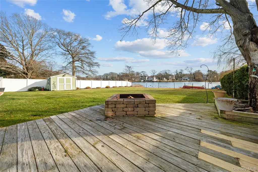 85 S Dunton Avenue East Patchogue NY 11772