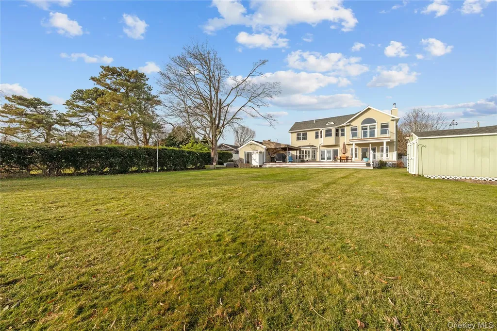 85 S Dunton Avenue East Patchogue NY 11772