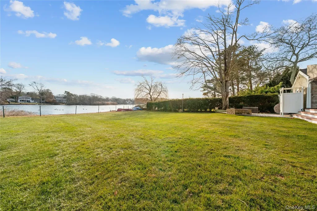 85 S Dunton Avenue East Patchogue NY 11772