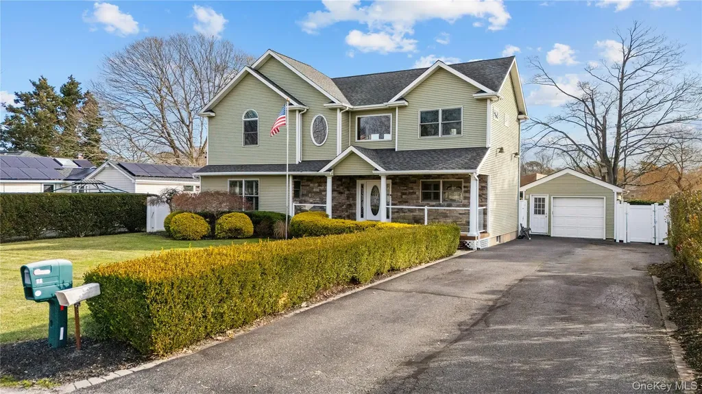 85 S Dunton Avenue East Patchogue NY 11772