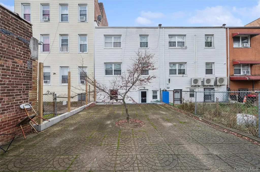 945 E 228th Street Bronx NY 10466