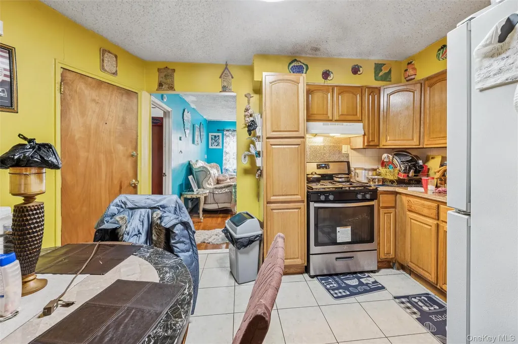 945 E 228th Street Bronx NY 10466