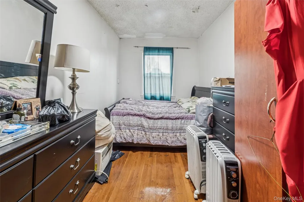 945 E 228th Street Bronx NY 10466