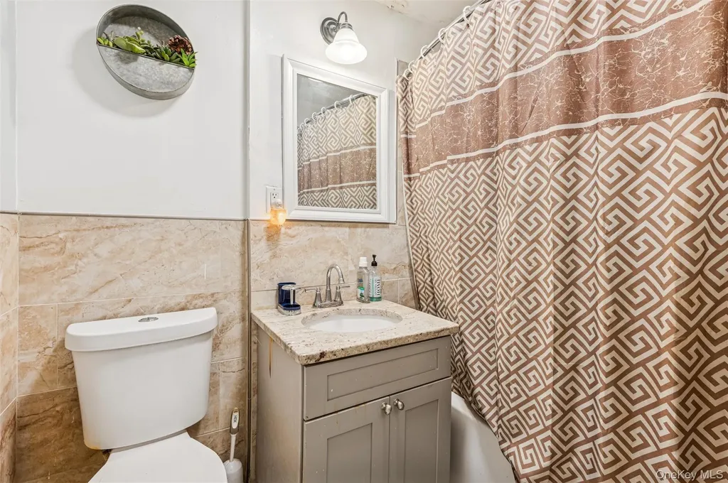945 E 228th Street Bronx NY 10466
