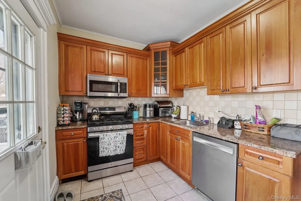 76 E Maple Avenue Suffern NY 10901