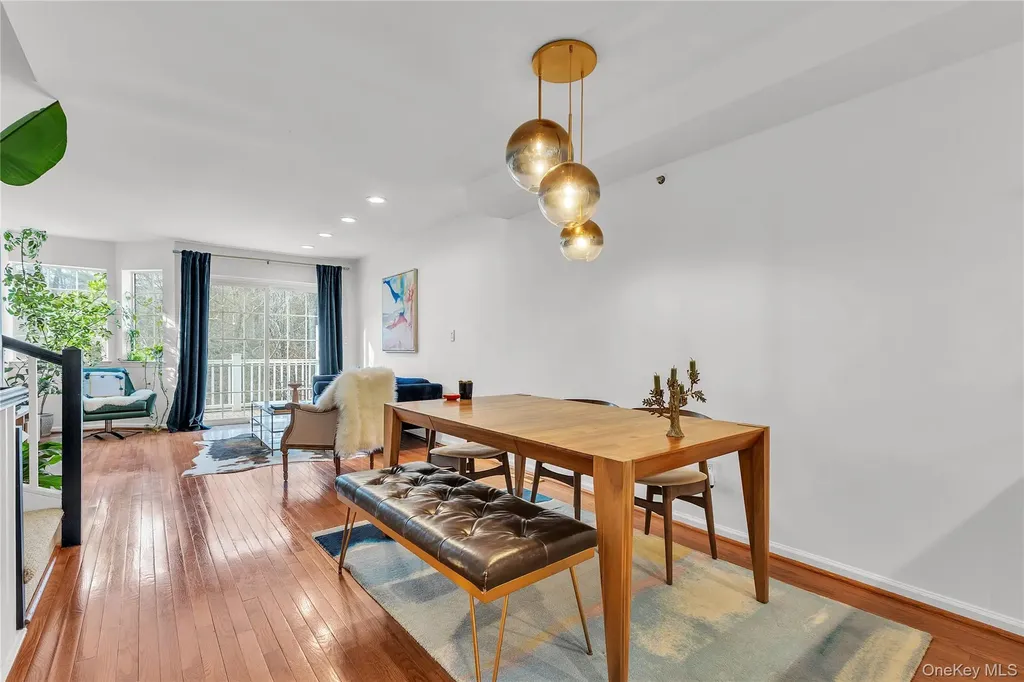 302 Park Ridge Lane White Plains NY 10603
