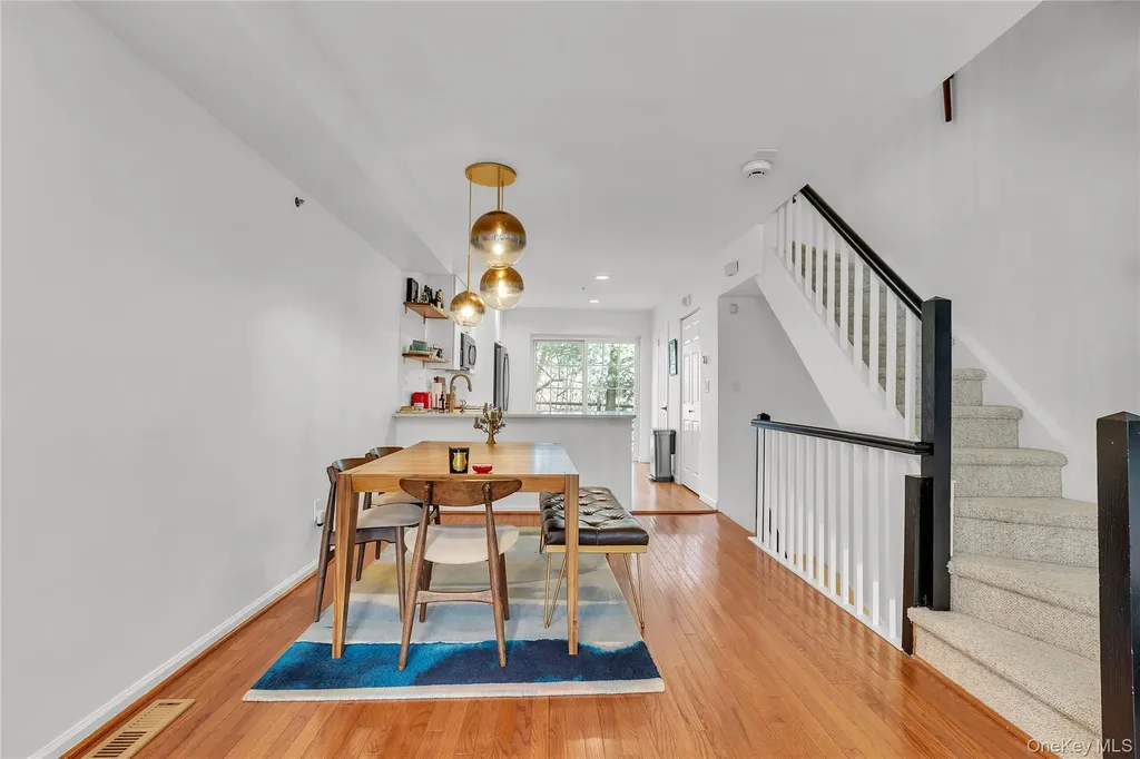 302 Park Ridge Lane White Plains NY 10603