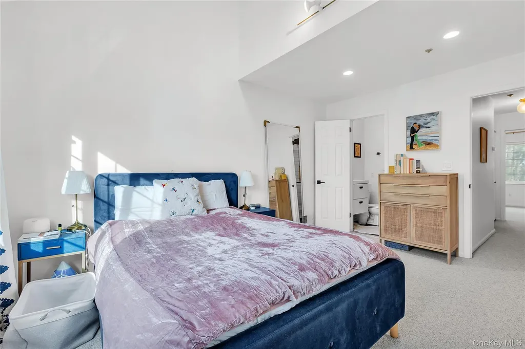 302 Park Ridge Lane White Plains NY 10603