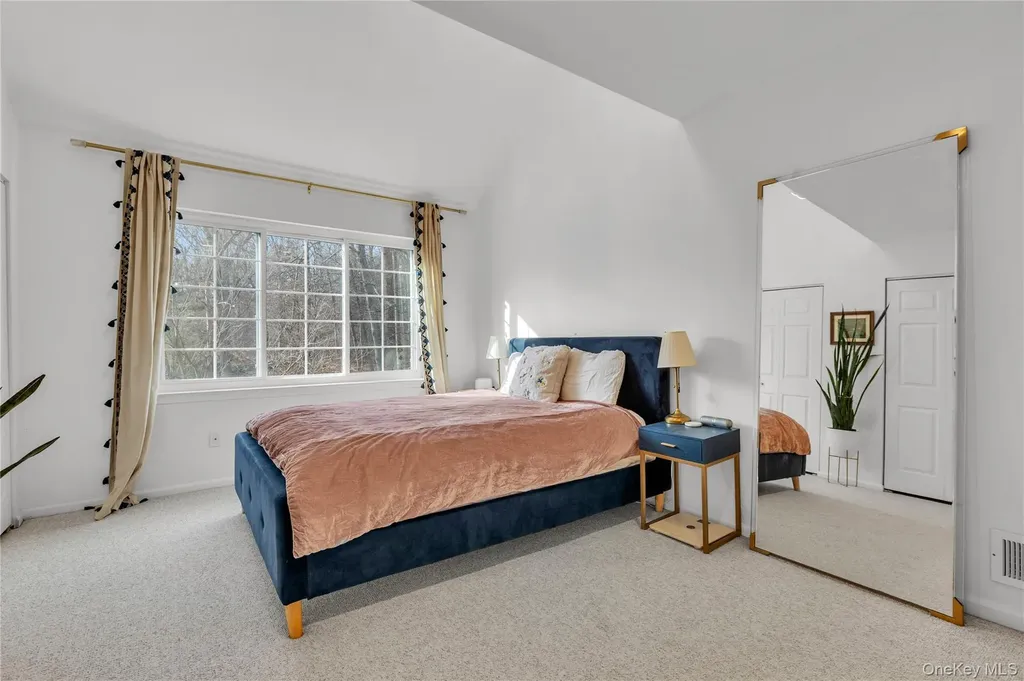 302 Park Ridge Lane White Plains NY 10603