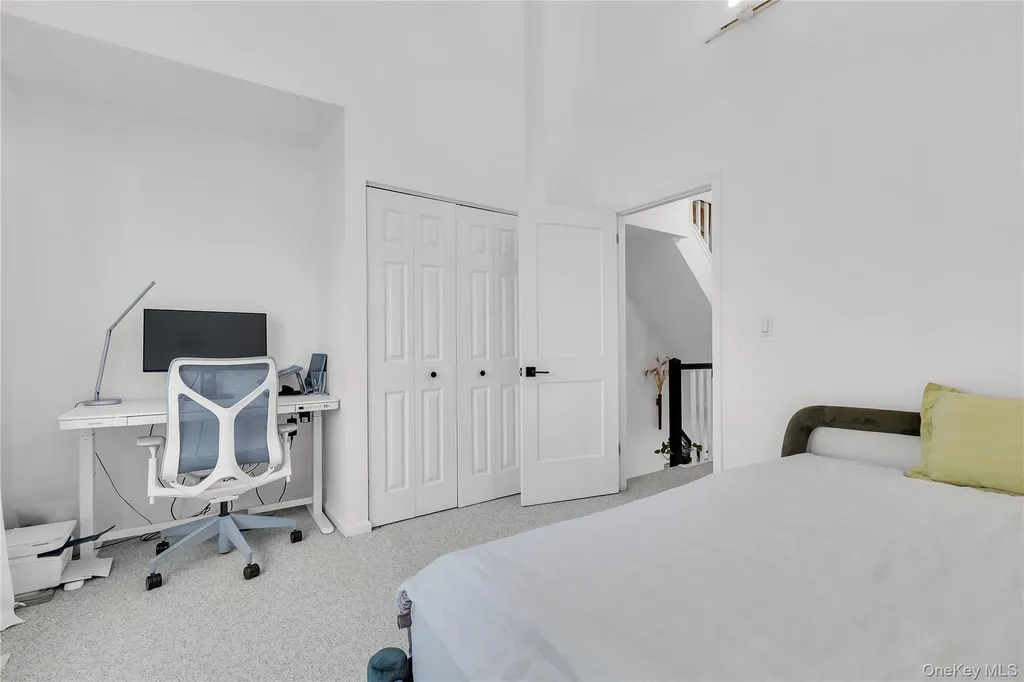 302 Park Ridge Lane White Plains NY 10603