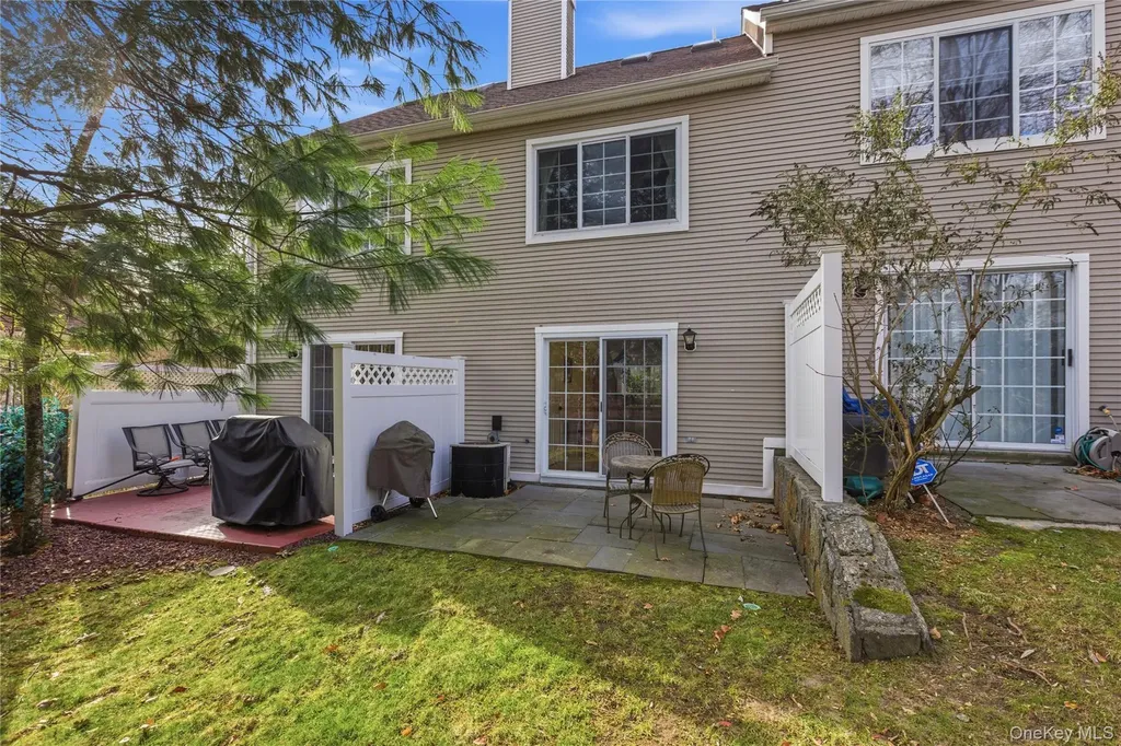 302 Park Ridge Lane White Plains NY 10603