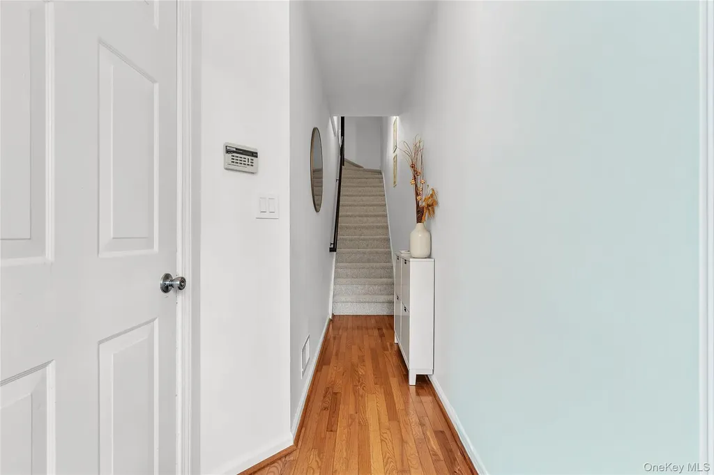 302 Park Ridge Lane White Plains NY 10603