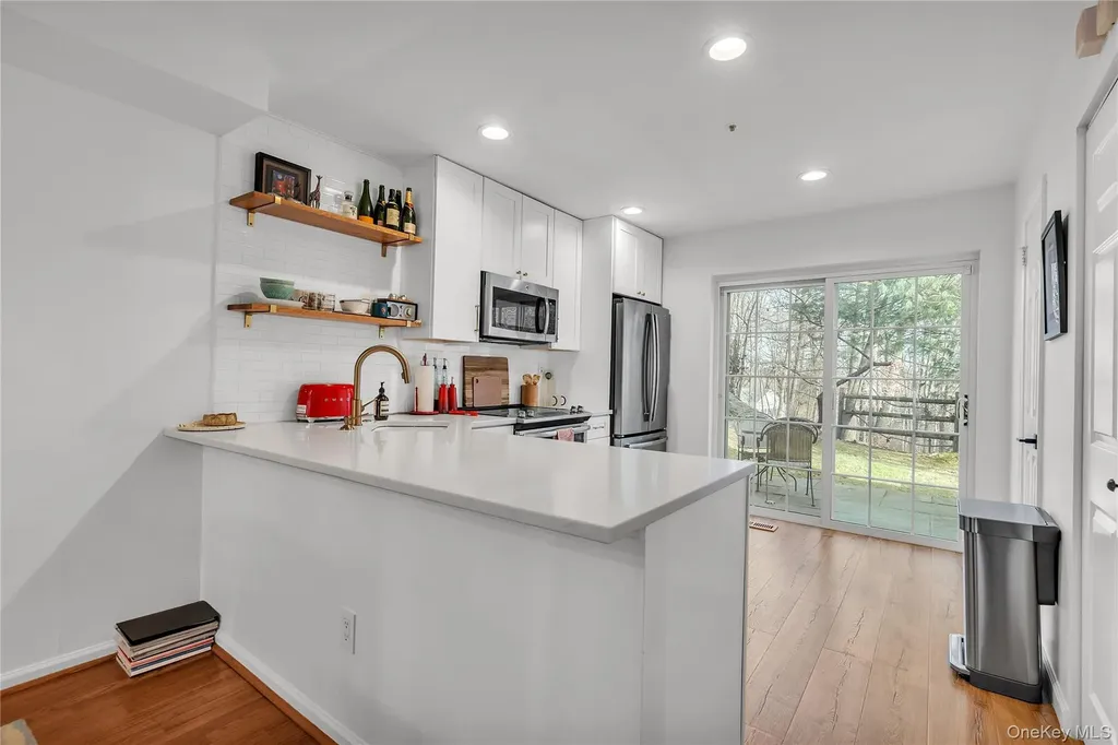 302 Park Ridge Lane White Plains NY 10603