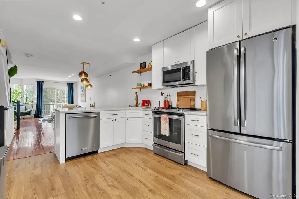 302 Park Ridge Lane White Plains NY 10603
