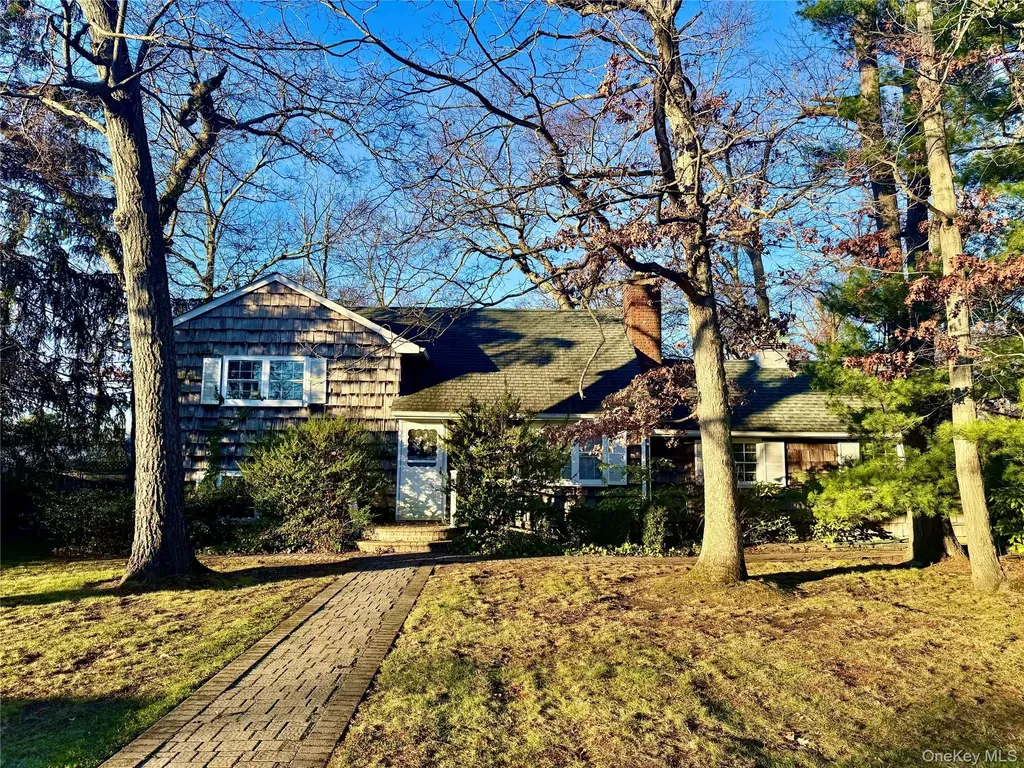 2 Kirkup Street Bay Shore NY 11706