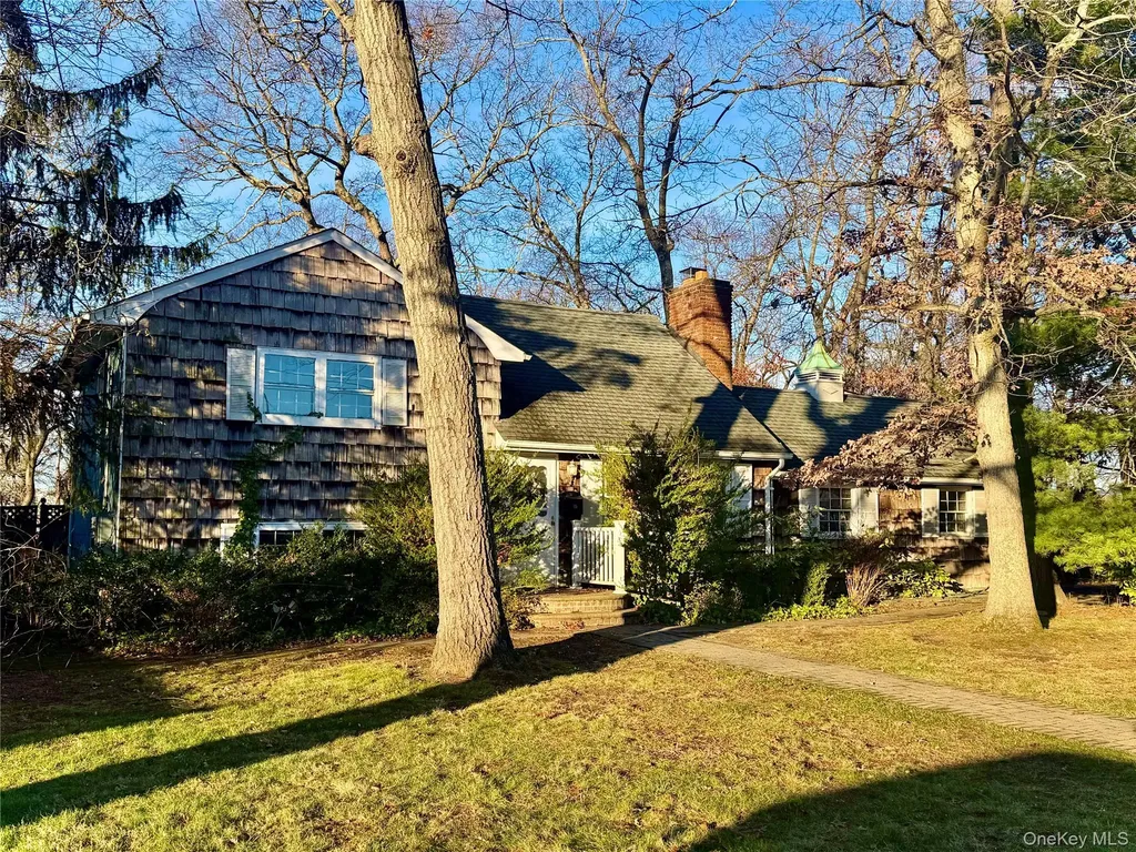 2 Kirkup Street Bay Shore NY 11706
