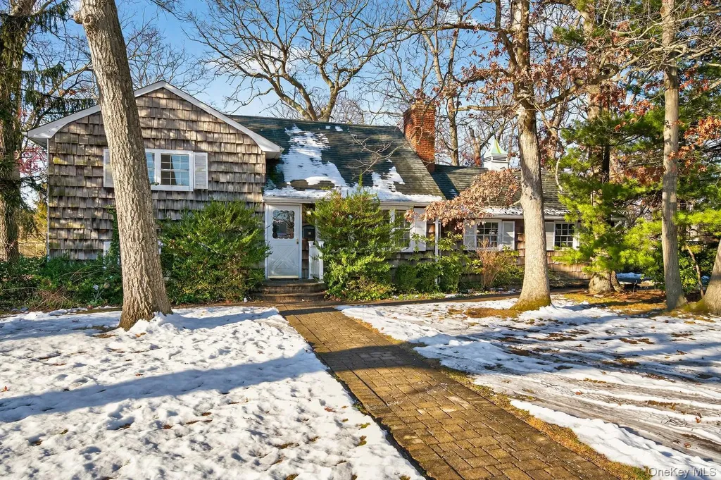 2 Kirkup Street Bay Shore NY 11706