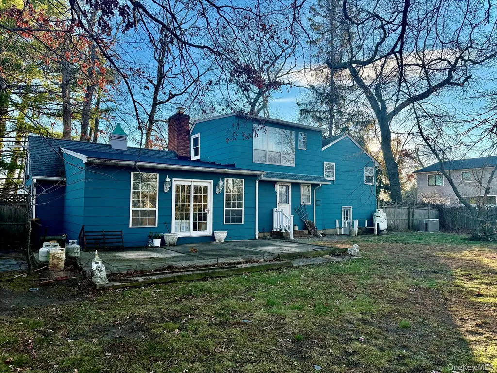 2 Kirkup Street Bay Shore NY 11706