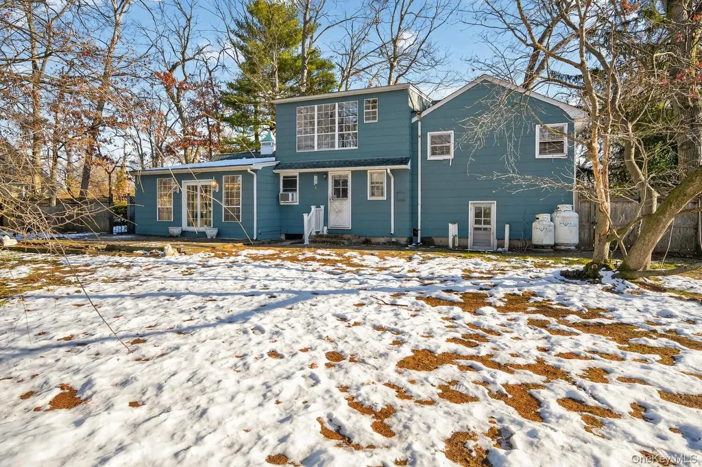 2 Kirkup Street Bay Shore NY 11706