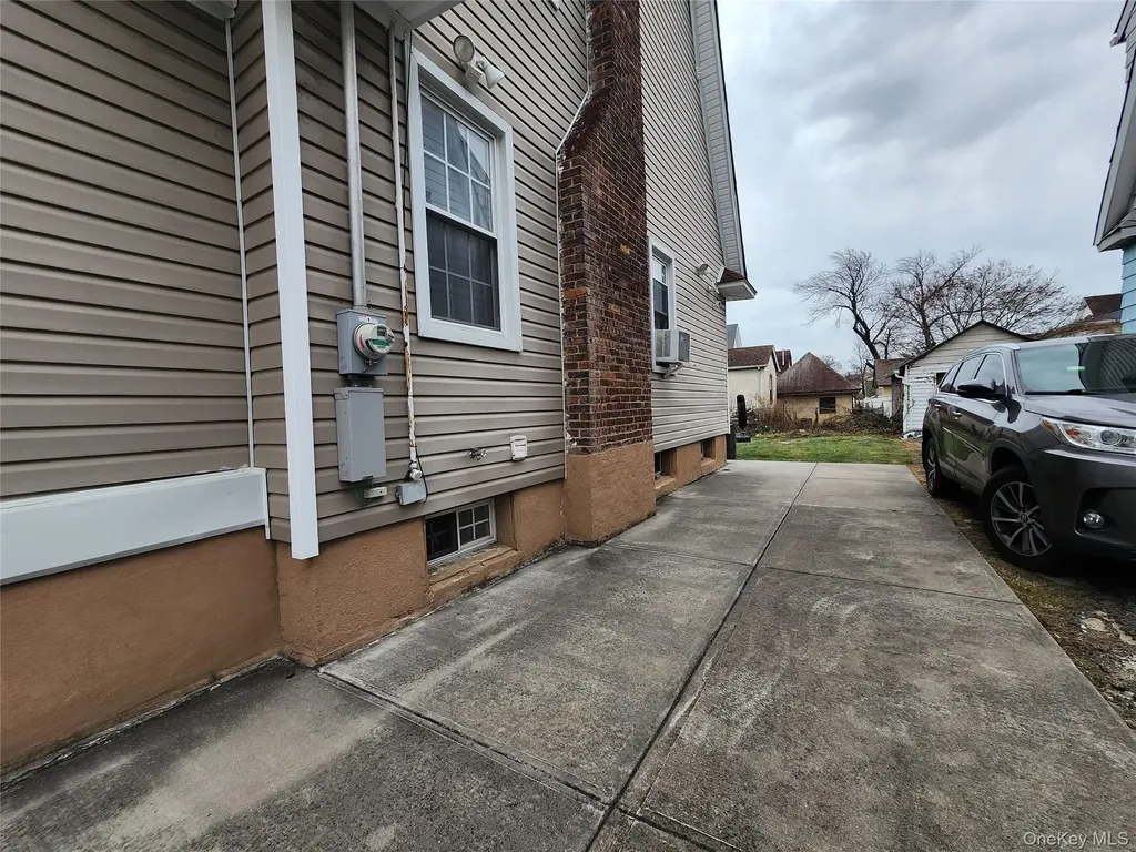19614 104th Avenue Saint Albans NY 11412