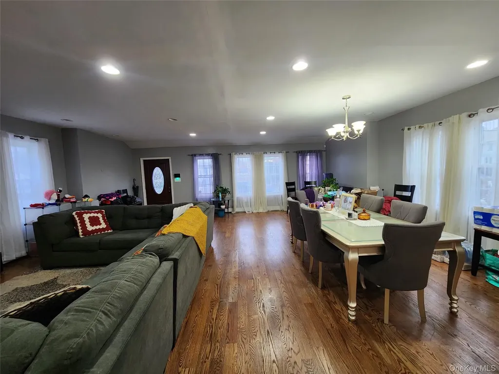 19614 104th Avenue Saint Albans NY 11412