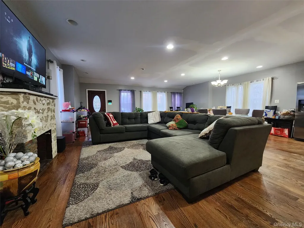 19614 104th Avenue Saint Albans NY 11412