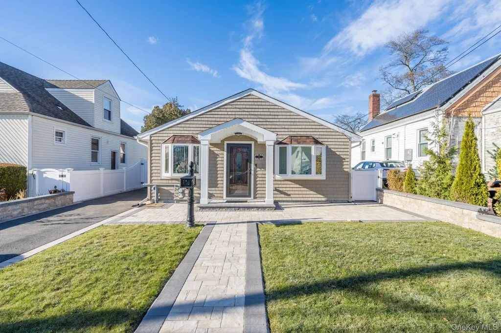 69 Harriet Avenue Hempstead NY 11550