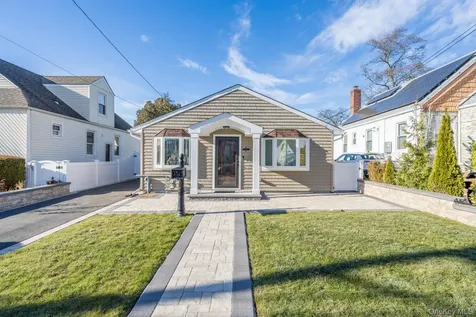 69 Harriet Avenue Hempstead NY 11550