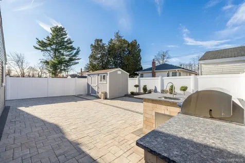 69 Harriet Avenue Hempstead NY 11550