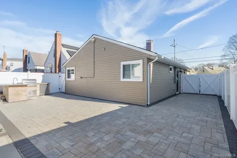 69 Harriet Avenue Hempstead NY 11550