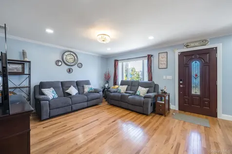 69 Harriet Avenue Hempstead NY 11550