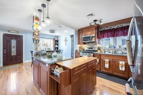 69 Harriet Avenue Hempstead NY 11550