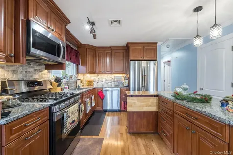 69 Harriet Avenue Hempstead NY 11550