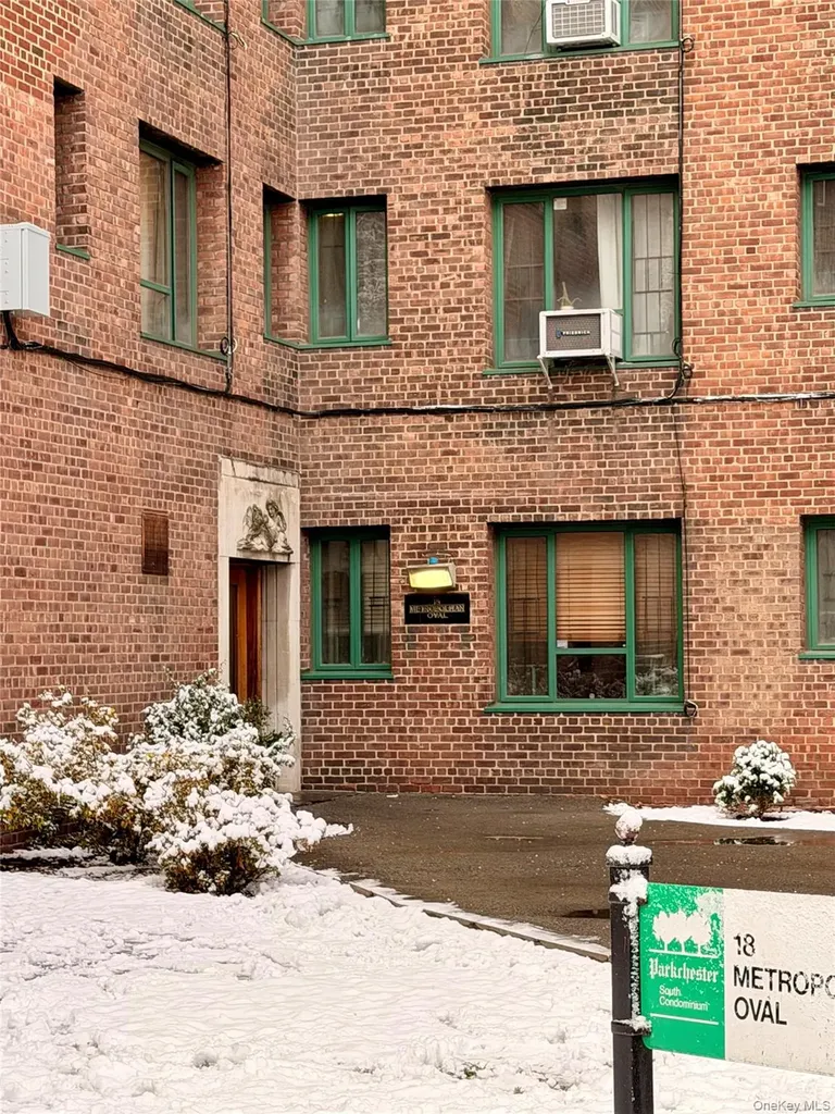 18 Metropolitan Oval Bronx NY 10462