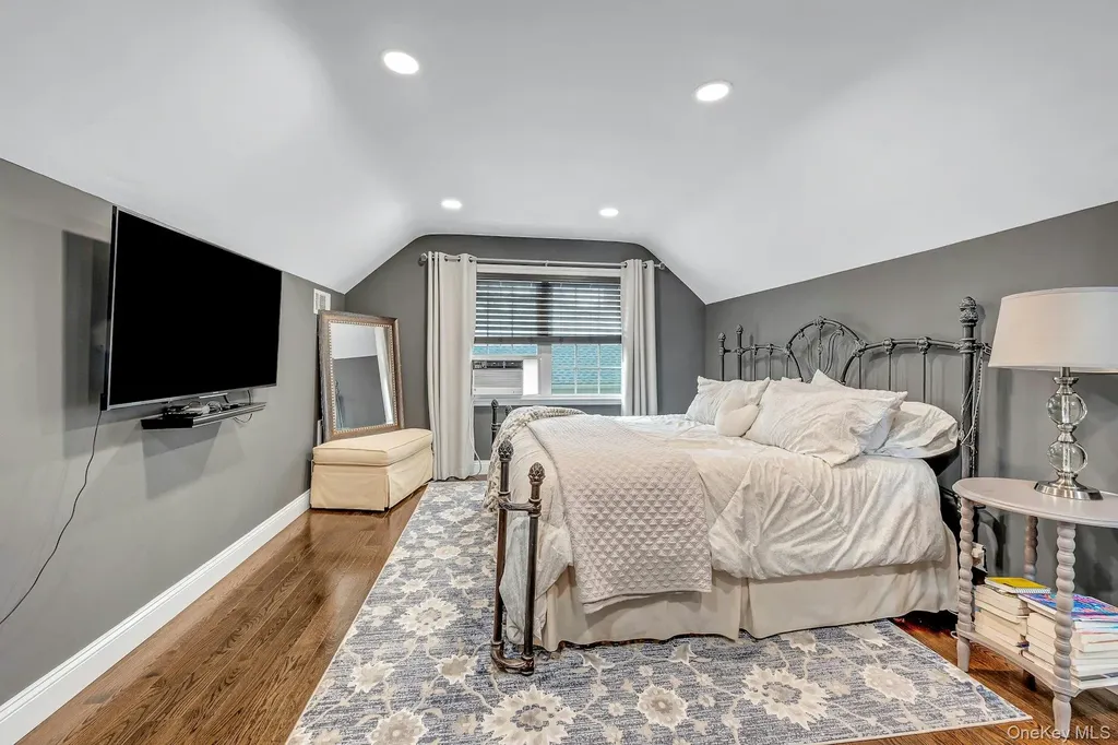 155 Hilburn Road Scarsdale NY 10583