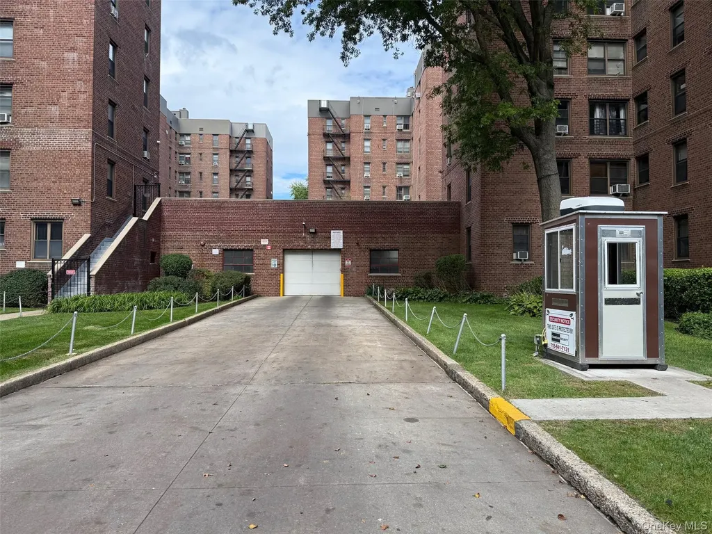 112-30 Northern Boulevard Corona NY 11368