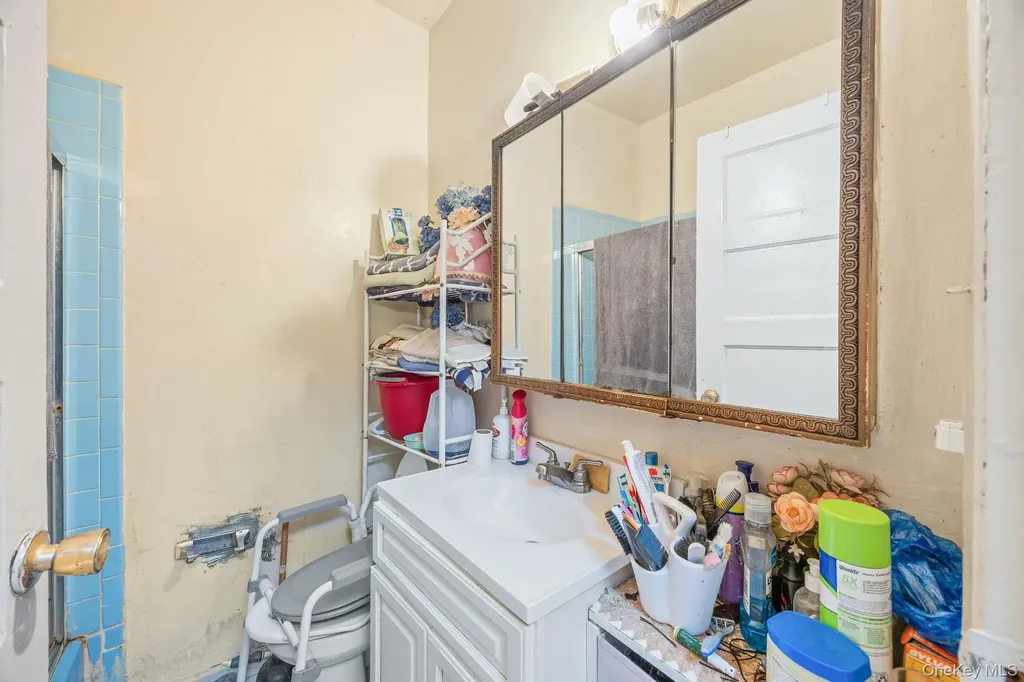 927 E 35th Street Brooklyn NY 11210