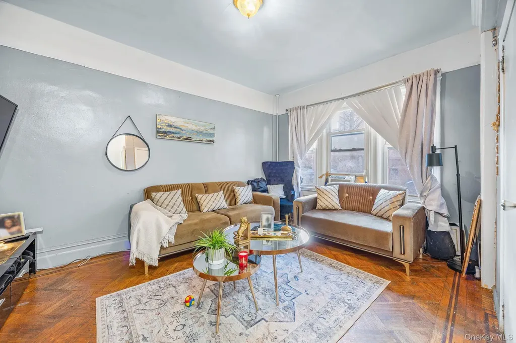 927 E 35th Street Brooklyn NY 11210